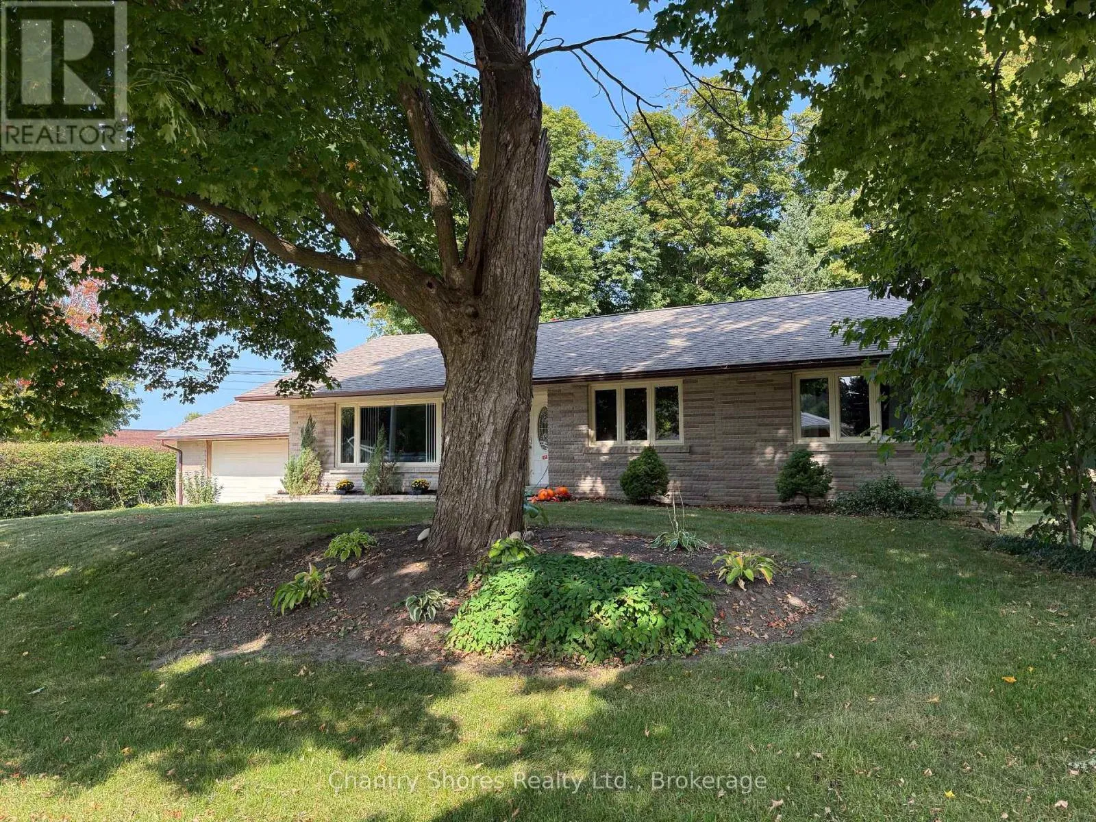 House for rent: 647 Eugenie Street E, Saugeen Shores, Ontario N0H 2C4