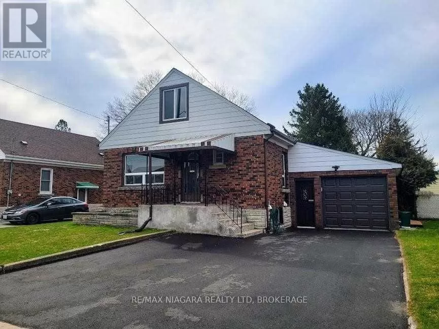 Duplex for rent: 6476 Maranda Street, Niagara Falls, Ontario L2G 1Z7