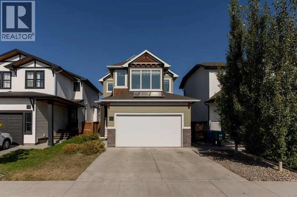 House for rent: 649 Aquitania Boulevard W, Lethbridge, Alberta T1J 5N4