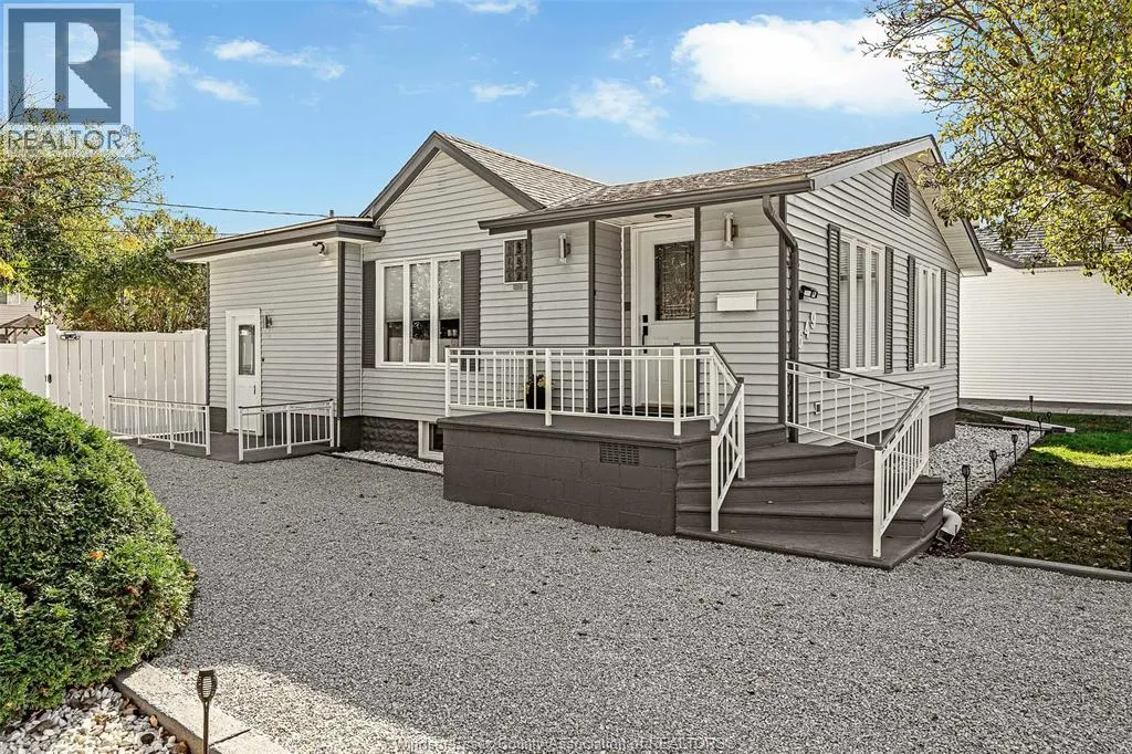 House for rent: 649 Edinborough Street, Windsor, Ontario N8X 3C8