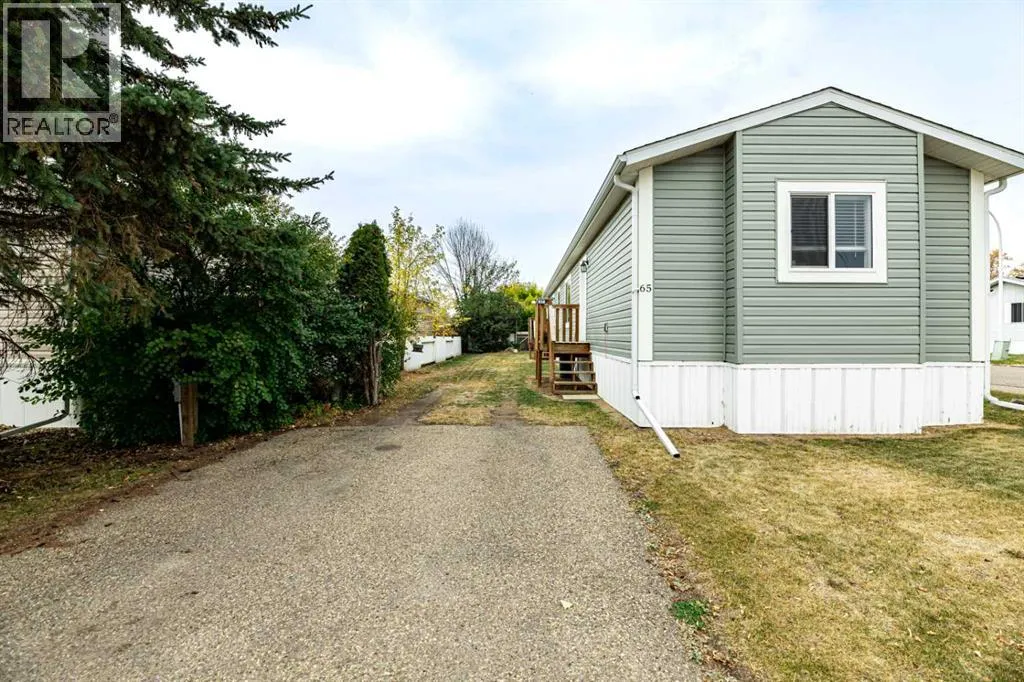 Mobile Home for rent: 65, 4922 Womacks, Blackfalds, Alberta T0M 0J0