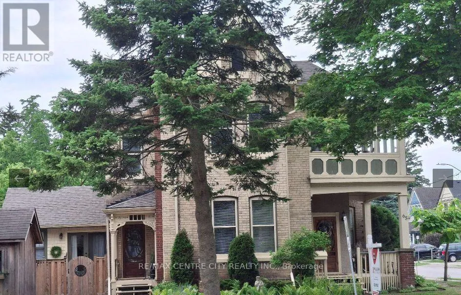 Duplex for rent: 65 Bruce Street, London South, Ontario N6C 1G7