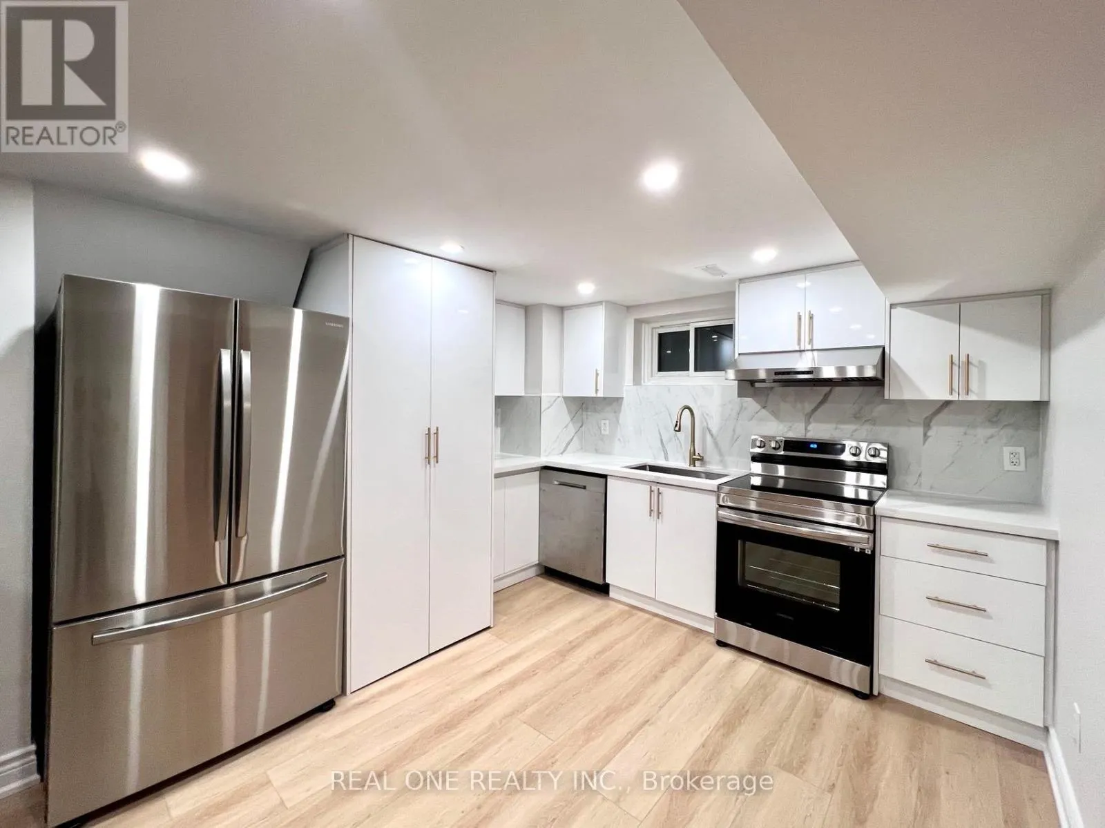 House for rent: 65 Dewlane Drive W, Toronto, Ontario M2R 2P9