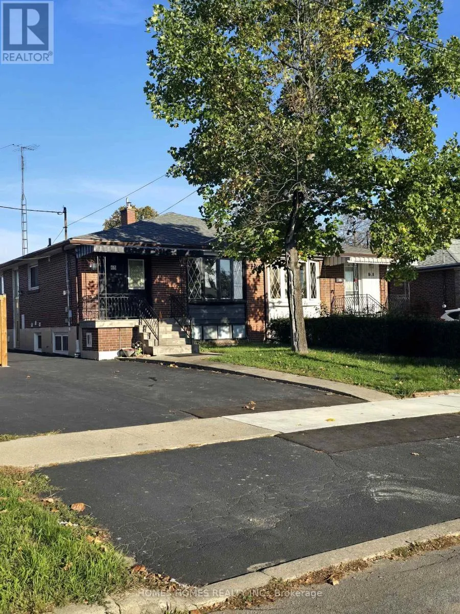 House for rent: 65 Elnathan Crescent, Toronto, Ontario M9L 2G2