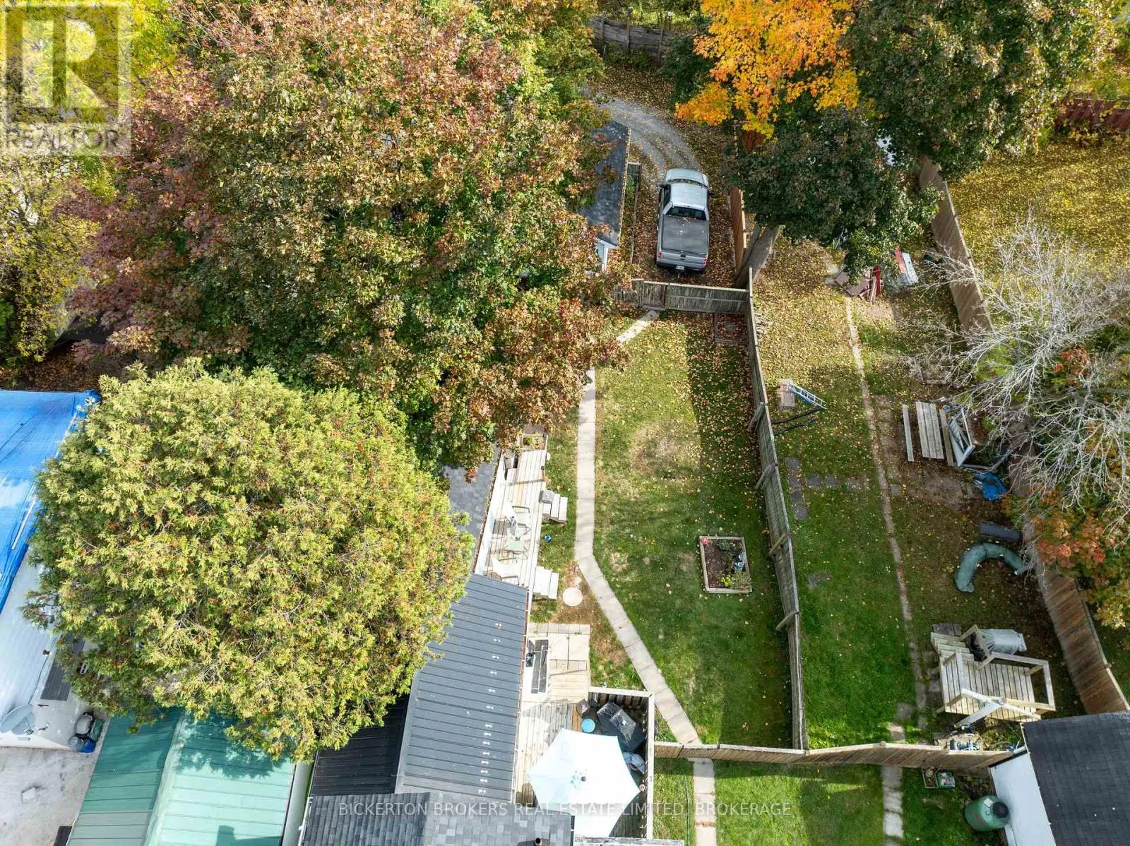 Duplex for rent: 65 Hickory Street S, Gananoque, Ontario K7G 2P6