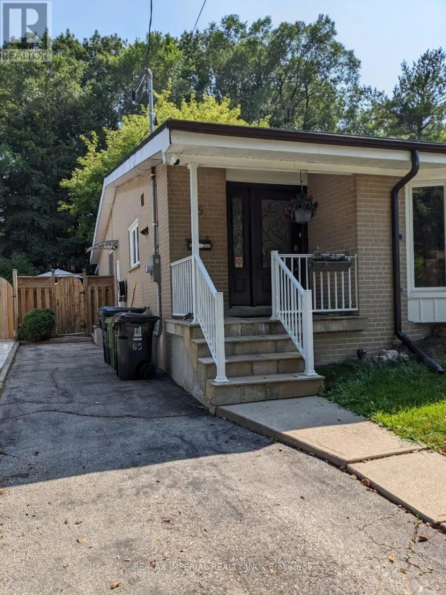 House for rent: 65 Northey Drive, Toronto, Ontario M2L 2S8