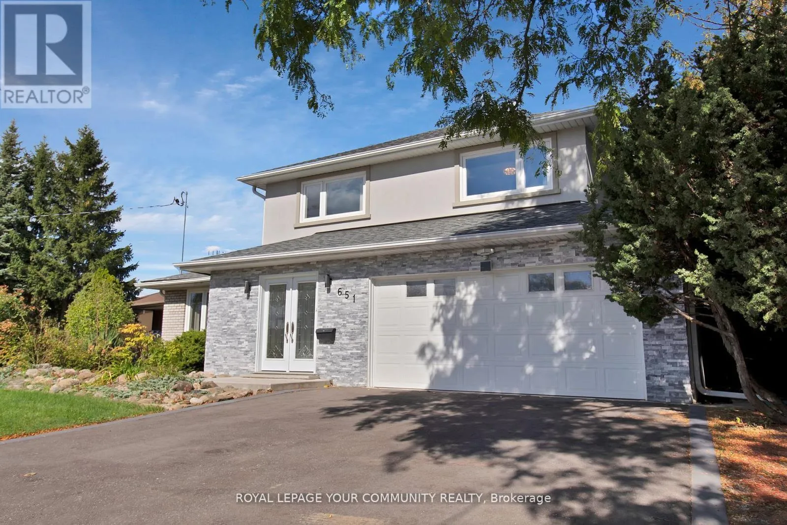 House for rent: 651 Burnhamthorpe Road, Toronto, Ontario M9C 2Z1