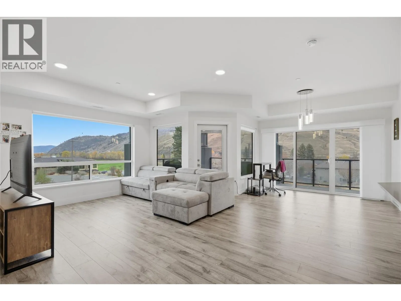 Apartment for rent: 651 Dunes Drive Unit# 210, Kamloops, British Columbia V2B 8M8