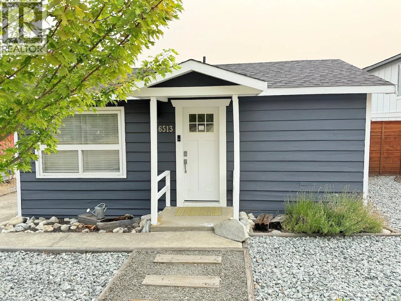 House for rent: 6513 Hillside Street, Oliver, British Columbia V0H 1T2