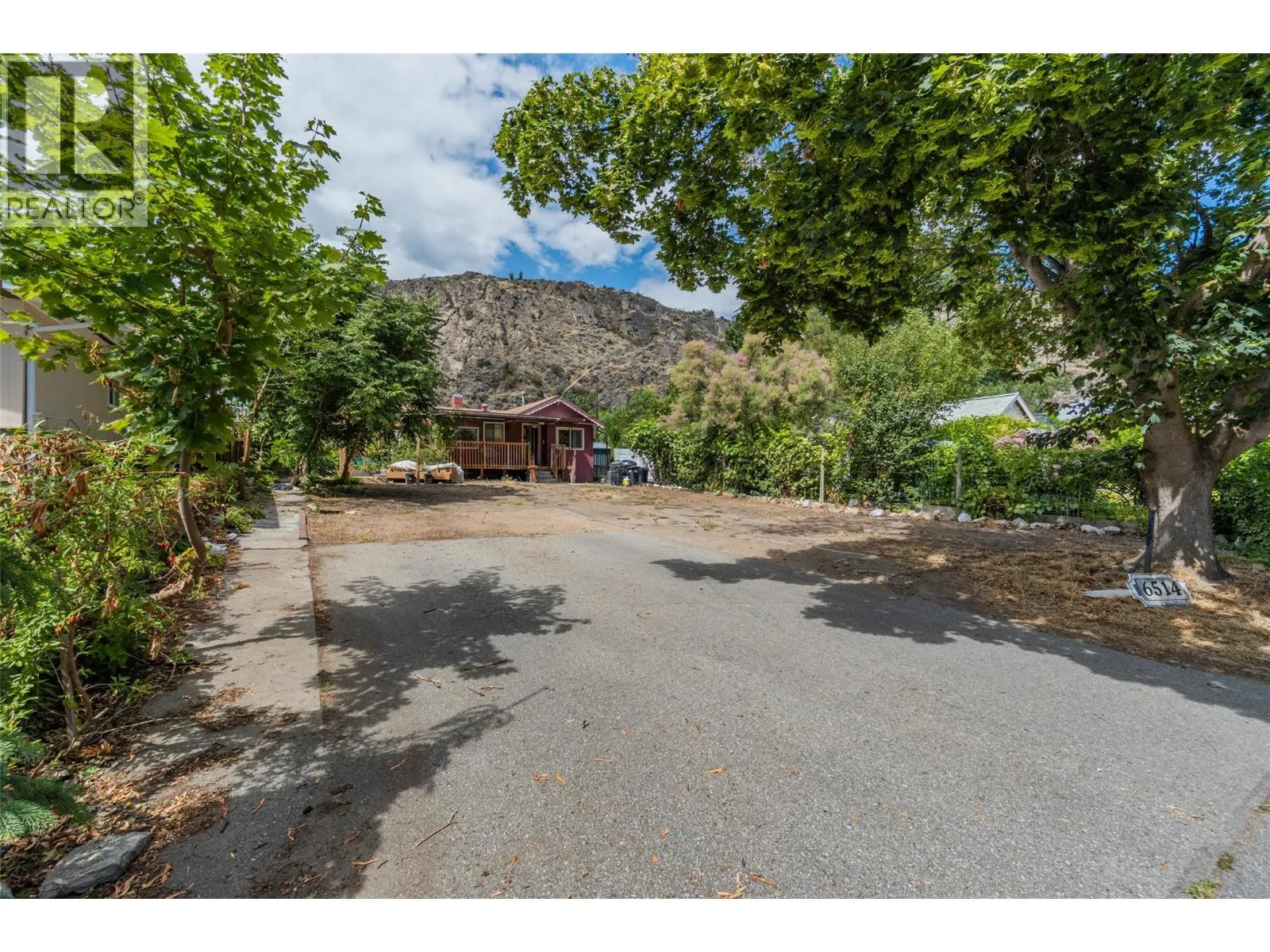 House for rent: 6514 Hollow Street, Oliver, British Columbia V0H 1T0