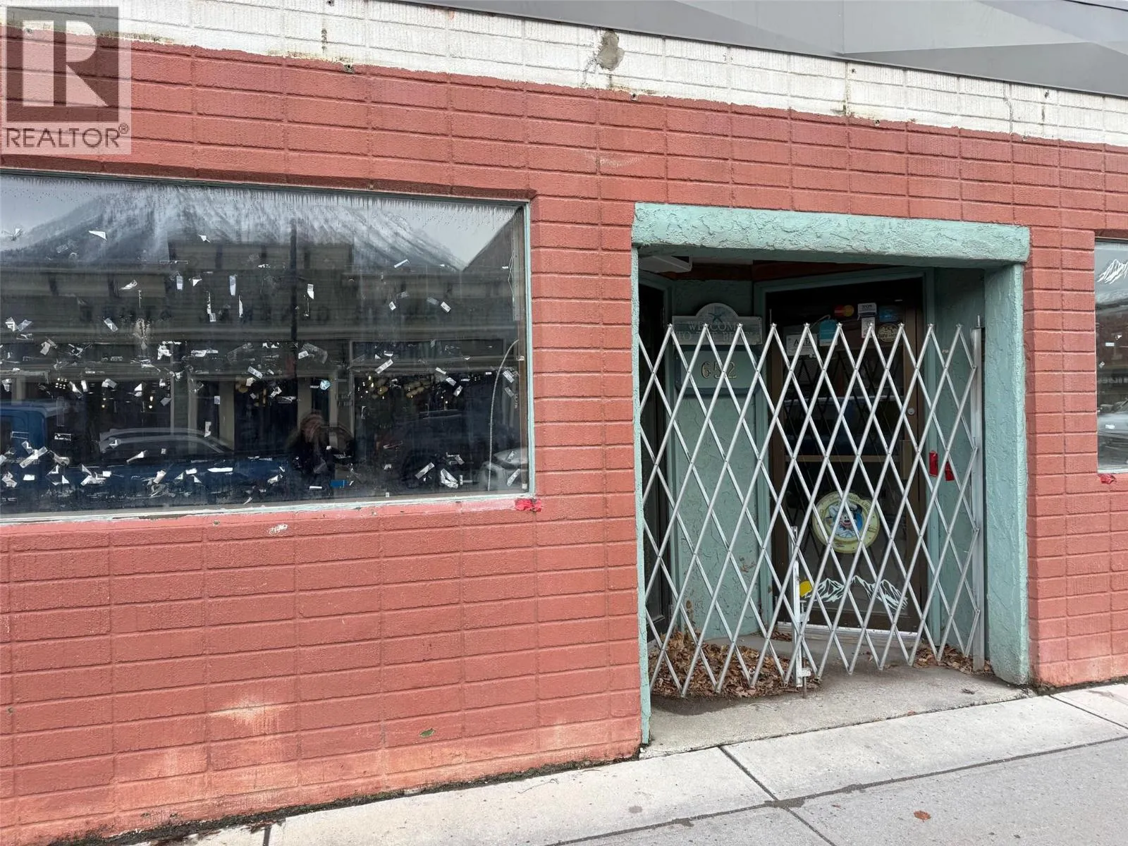 Other for rent: 652 2nd Avenue, Fernie, British Columbia V0B 1M0