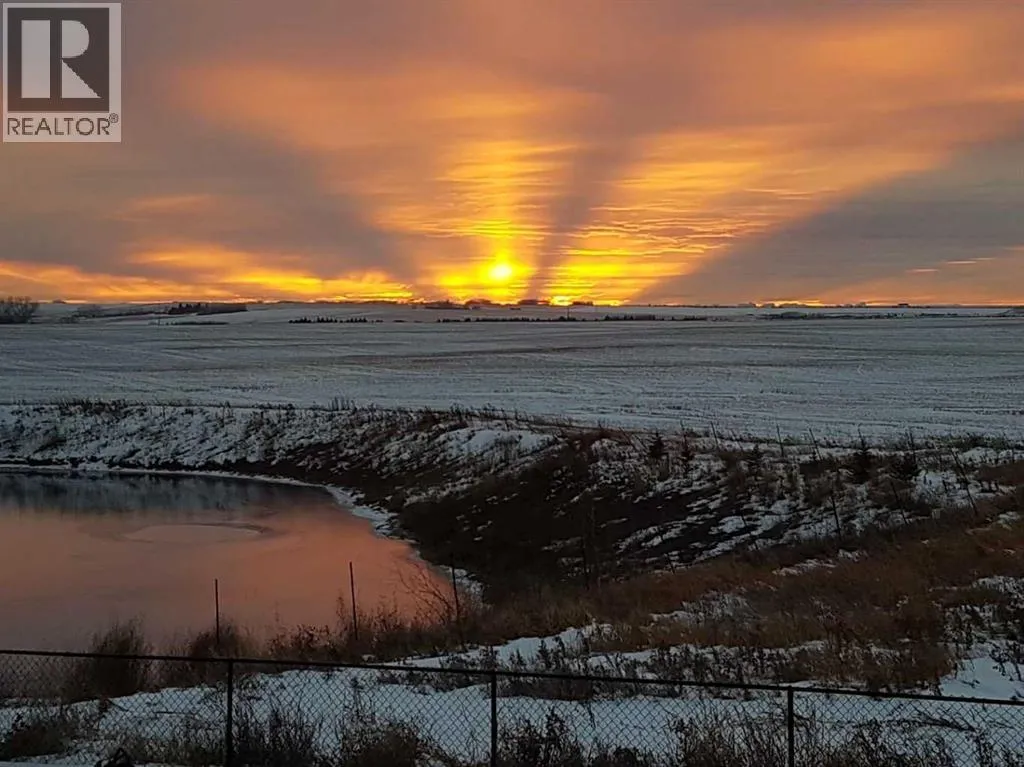 House for rent: 653 West Highland Crescent, Carstairs, Alberta T0M 0N0