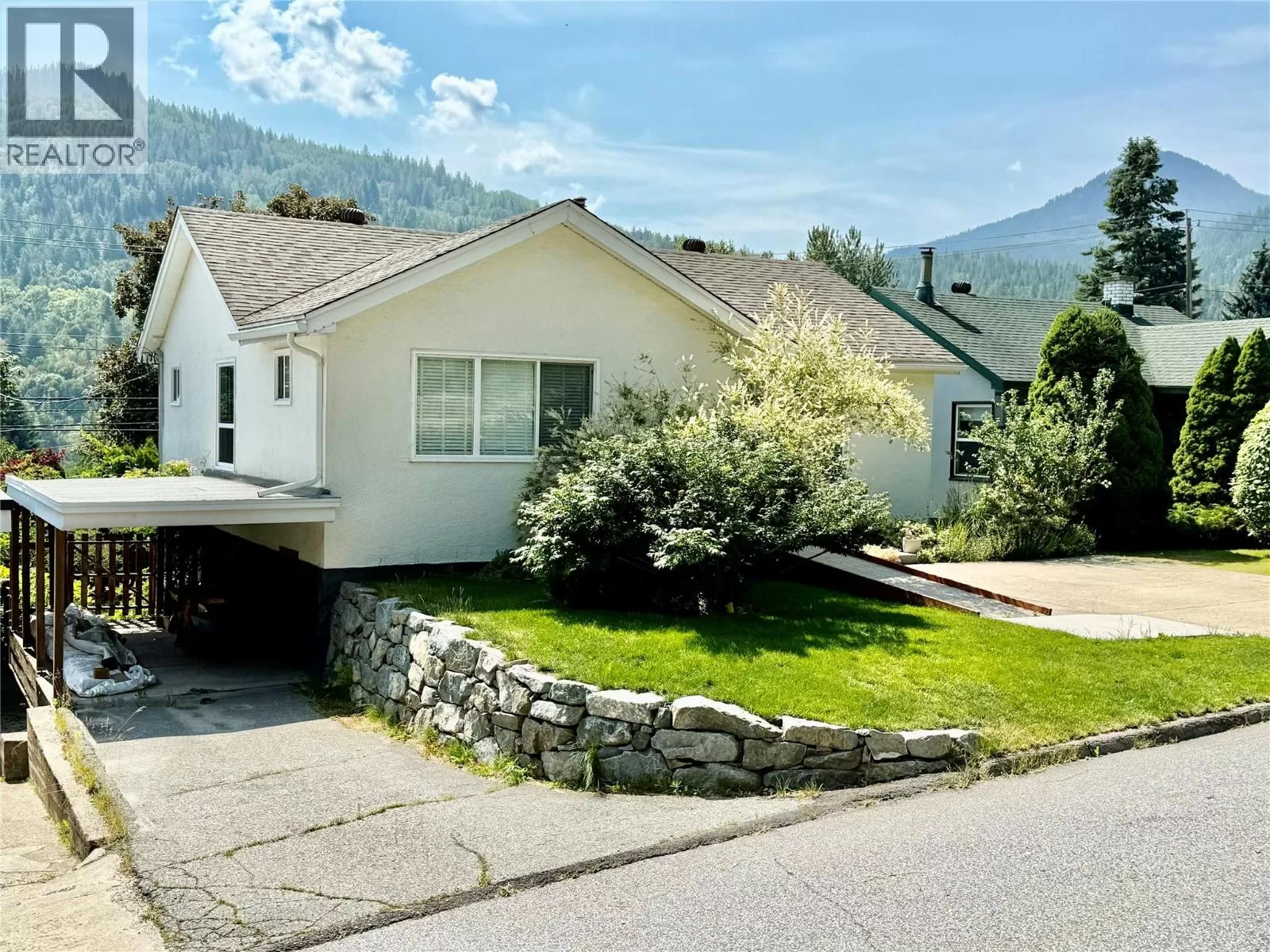 House for rent: 654 Schofield Highway, Warfield, British Columbia V1R 2G8