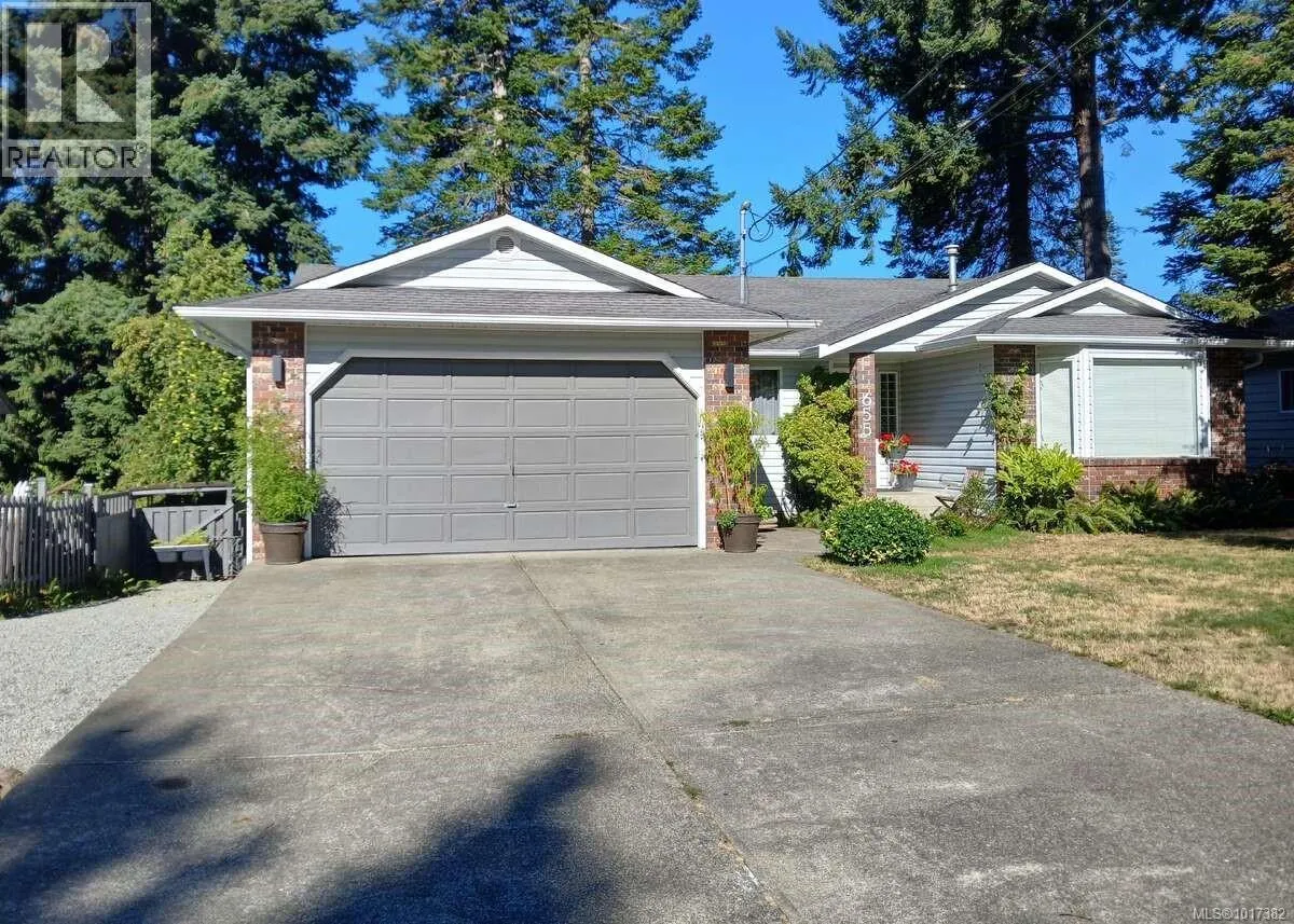 House for rent: 655 Totem Cres, Comox, British Columbia V9M 3J8