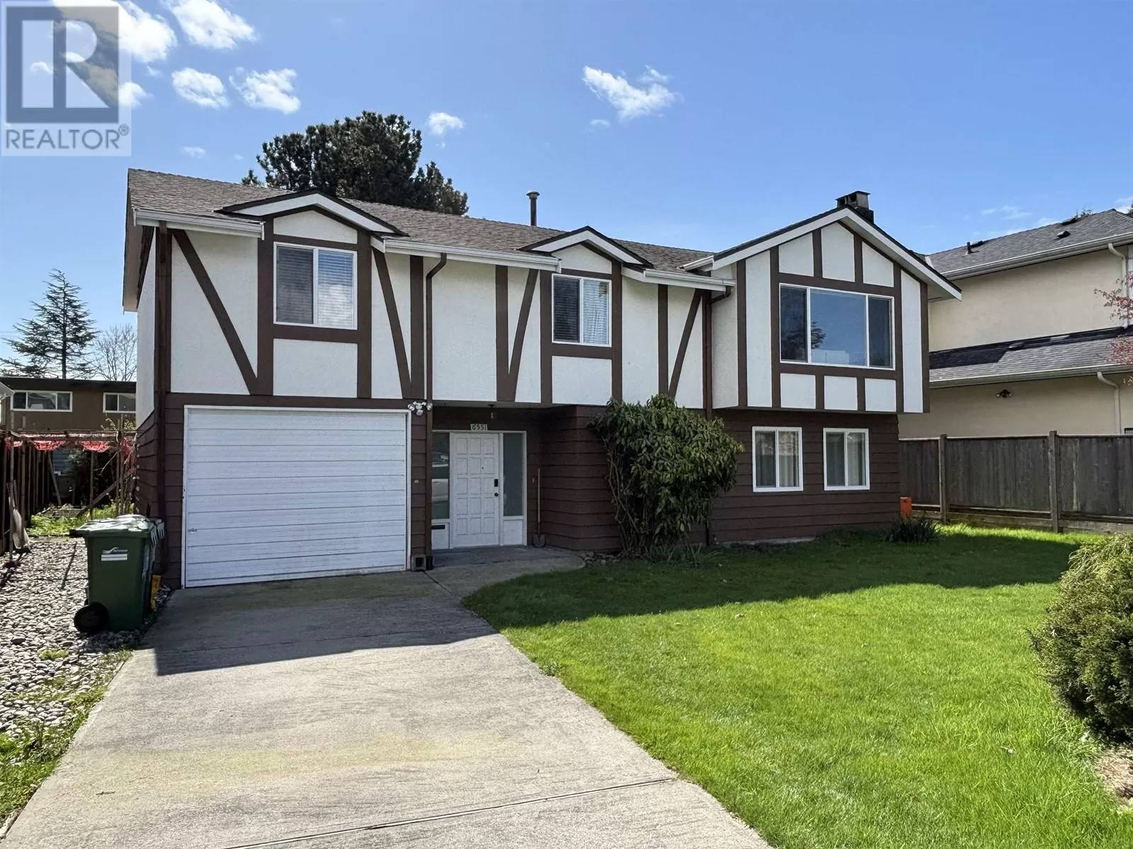 House for rent: 6551 Azure Road, Richmond, British Columbia V7C 2S1