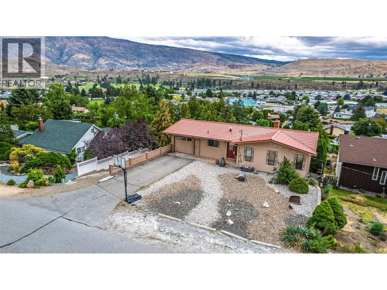 House for rent: 6563 Mountainview Drive, Oliver, British Columbia V0H 1T4