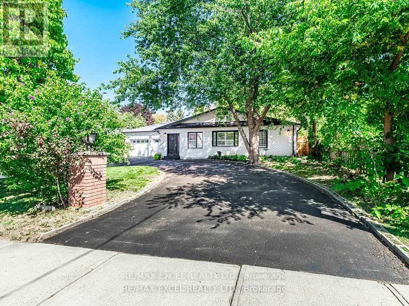 House for rent: 657 Old Harwood Avenue, Ajax, Ontario L1Z 1E4