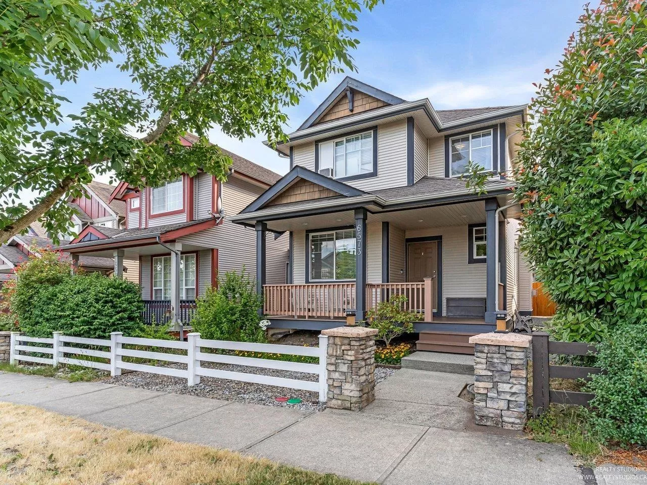 House for rent: 6573 193 Street, Surrey, British Columbia V4N 5P9