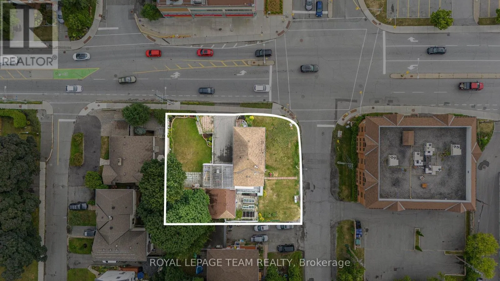 658 Kirkwood Avenue, Ottawa, Ontario K1Z 5X8