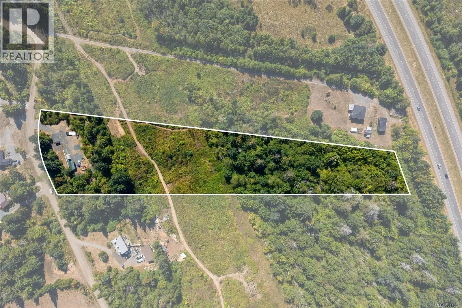 6593 Country Rd, Fanny Bay, British Columbia V0W 1W0