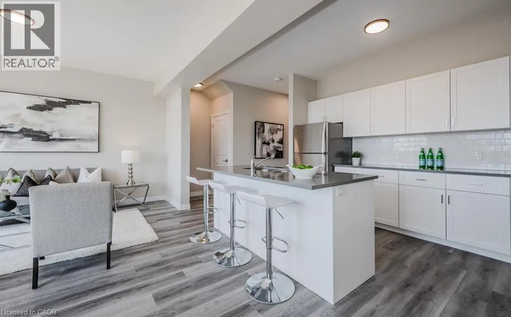 Row / Townhouse for rent: 66 Ayr Meadows Crescent, Ayr, Ontario N0B 1E0