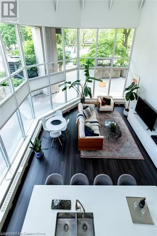 Apartment for rent: 66 Bay Street S Unit# 102, Hamilton, Ontario L8P 4Z6