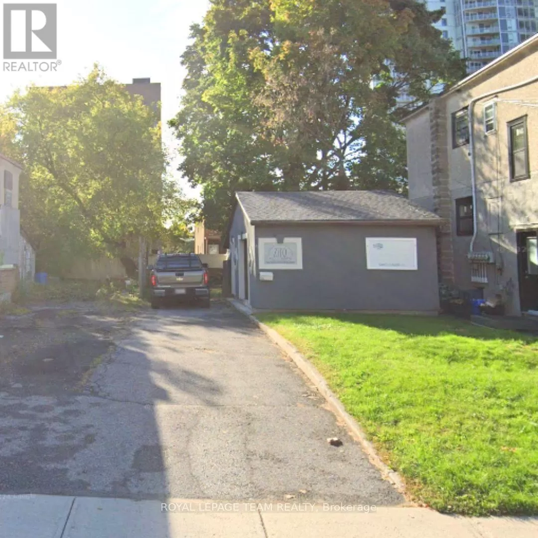 66 Pamilla Street, Ottawa, Ontario K1S 3K8