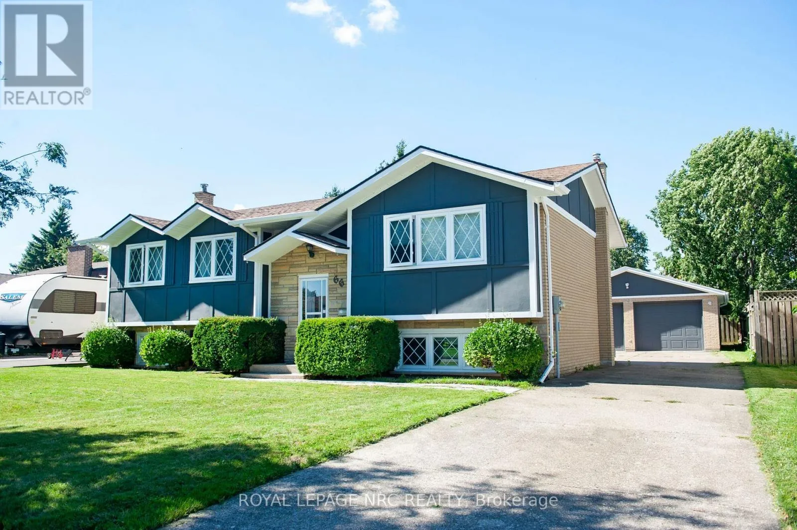 House for rent: 66 Rolling Acres Drive, Welland, Ontario L3C 3N3