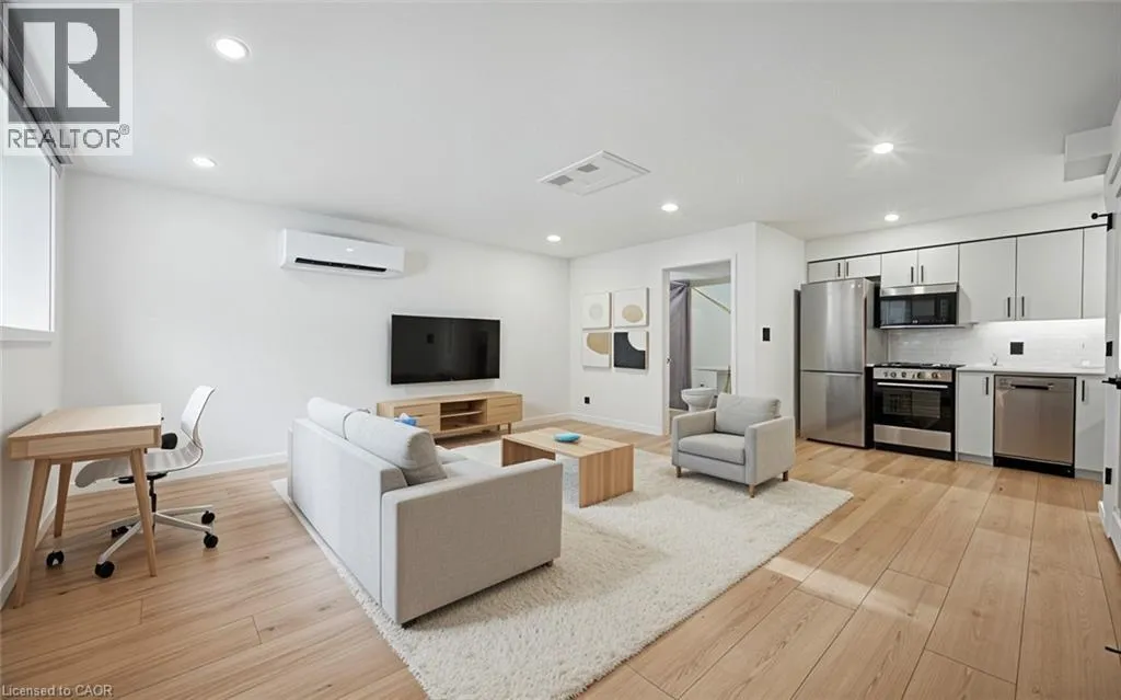 Apartment for rent: 66 Union Street Unit# 3, Waterloo, Ontario N2J 1B9