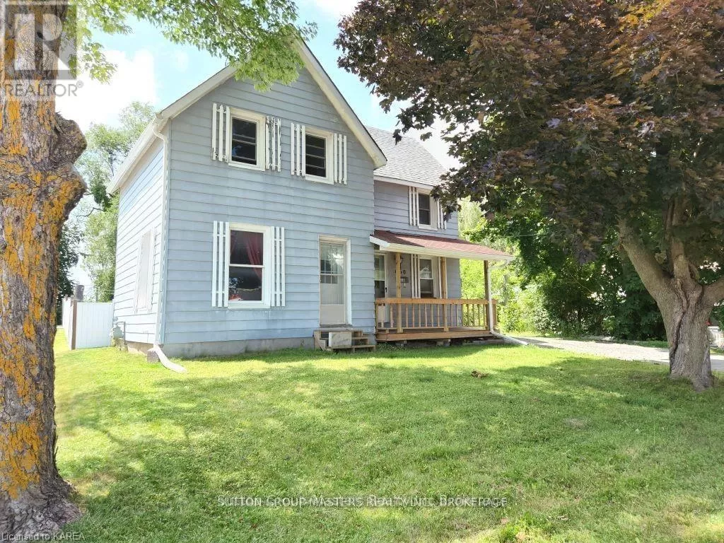 House for rent: 660 Stone Street N, Gananoque, Ontario K7G 1Z3