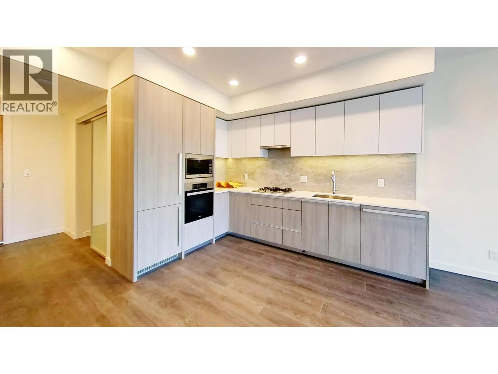 Apartment for rent: 6633 Buswell Street, Richmond, British Columbia V6Y 0M3