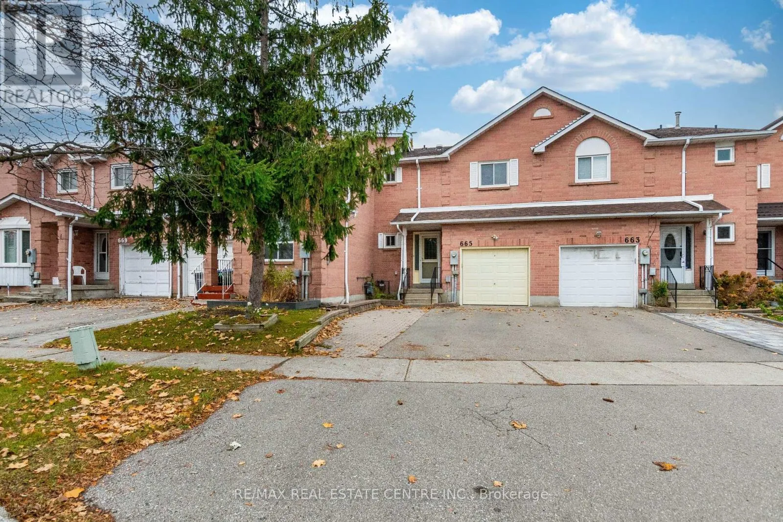 Row / Townhouse for rent: 665 Dinsmore Court, Mississauga, Ontario L5R 3G4