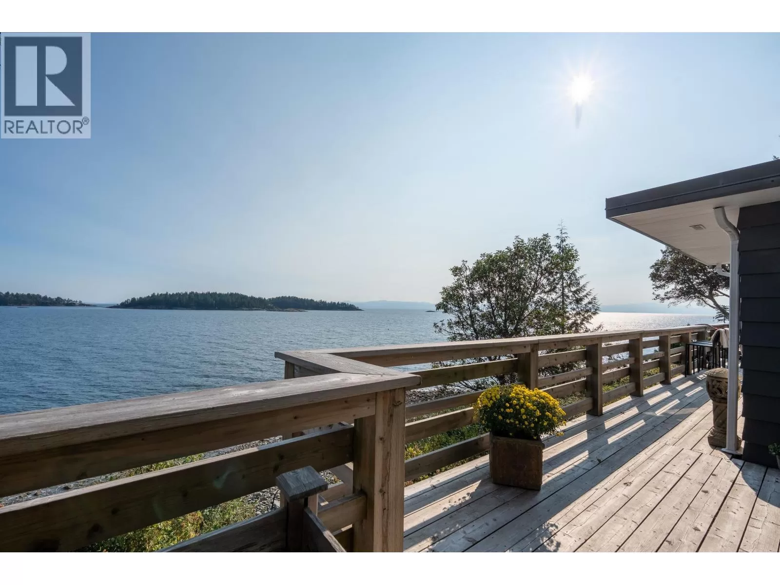 House for rent: 6669 Sunshine Coast Highway, Sechelt, British Columbia V7Z 0M9