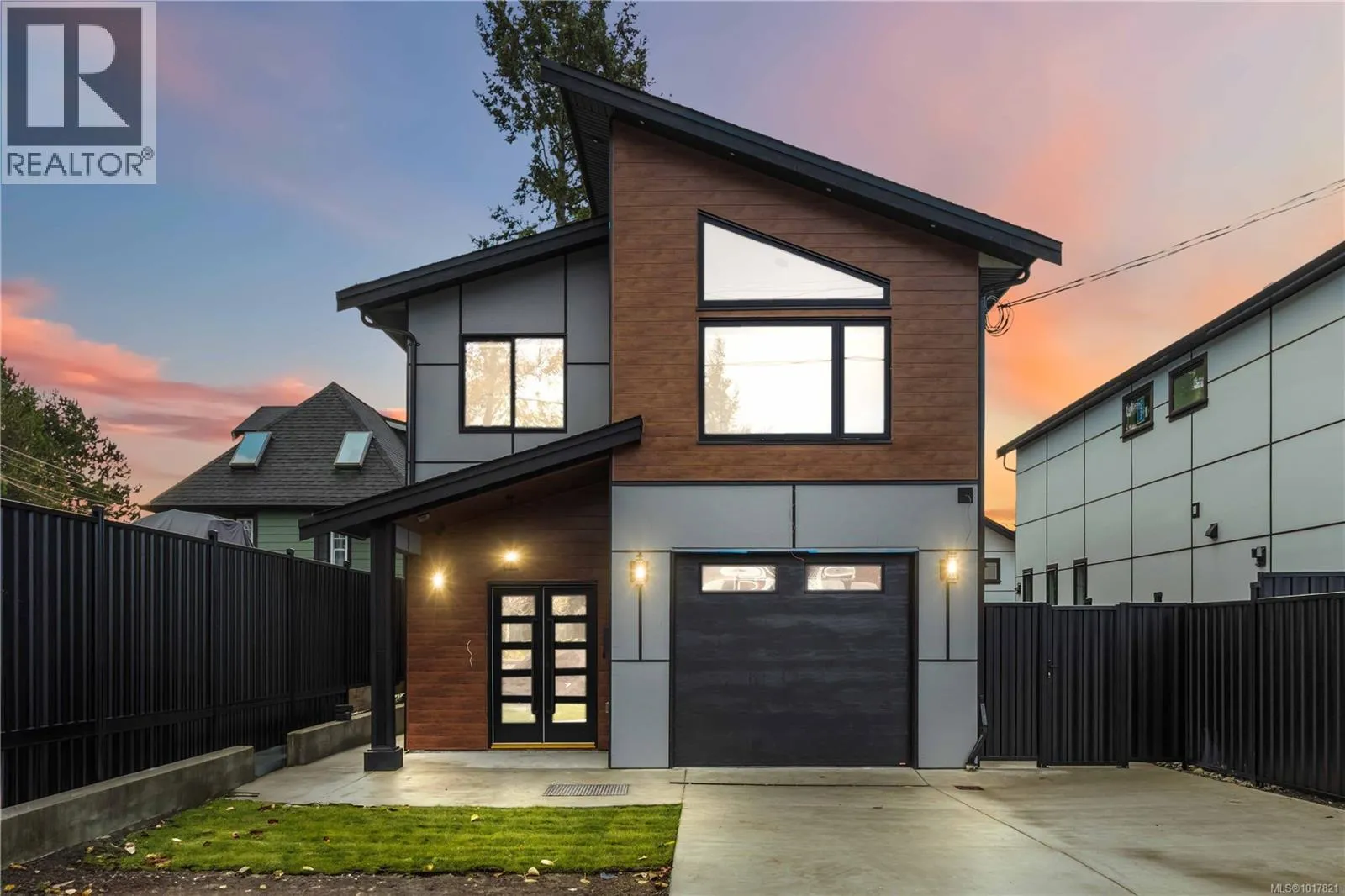 House for rent: 669 Canterbury Rd, Saanich, British Columbia V8Z 1Z8