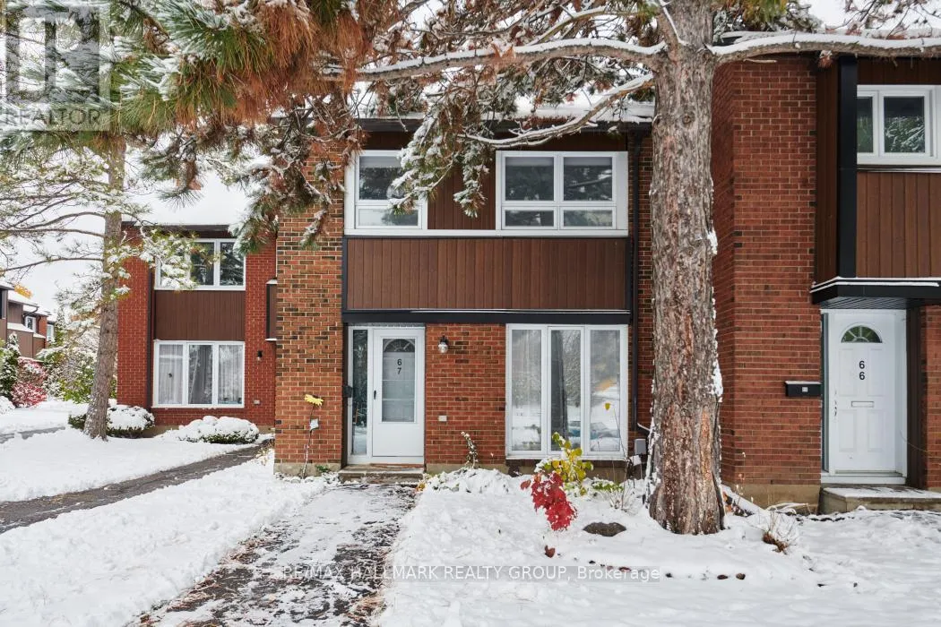 Row / Townhouse for rent: 67 - 1900 Marquis Avenue, Ottawa, Ontario K1J 8J2