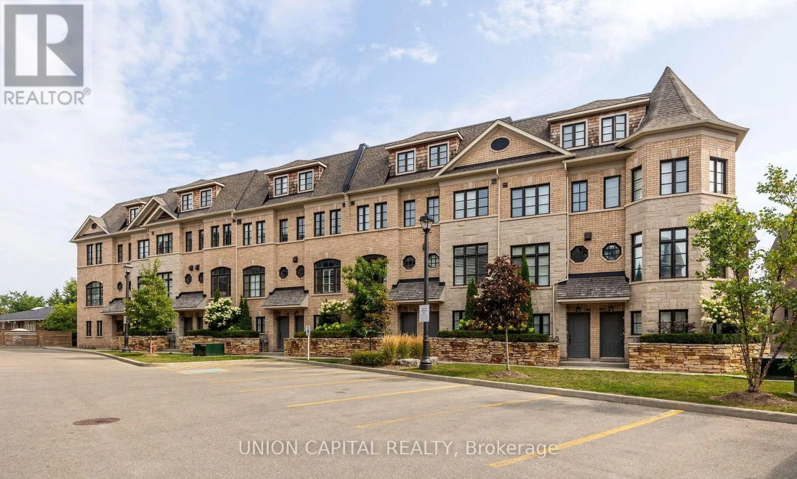 Row / Townhouse for rent: 67 - 290 Royalton Common, Oakville, Ontario L6H 0N4