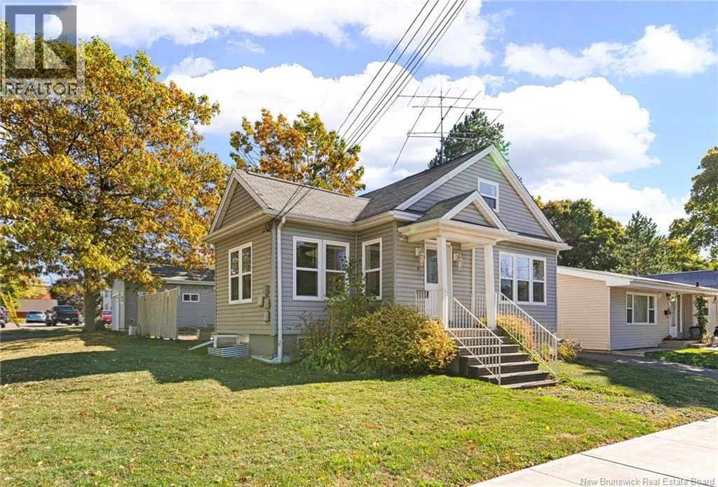 House for rent: 67 Peter St, Moncton, New Brunswick E1A 3W3