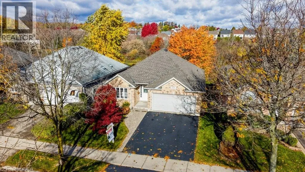 House for rent: 670 Salzburg Drive, Waterloo, Ontario N2V 2N8