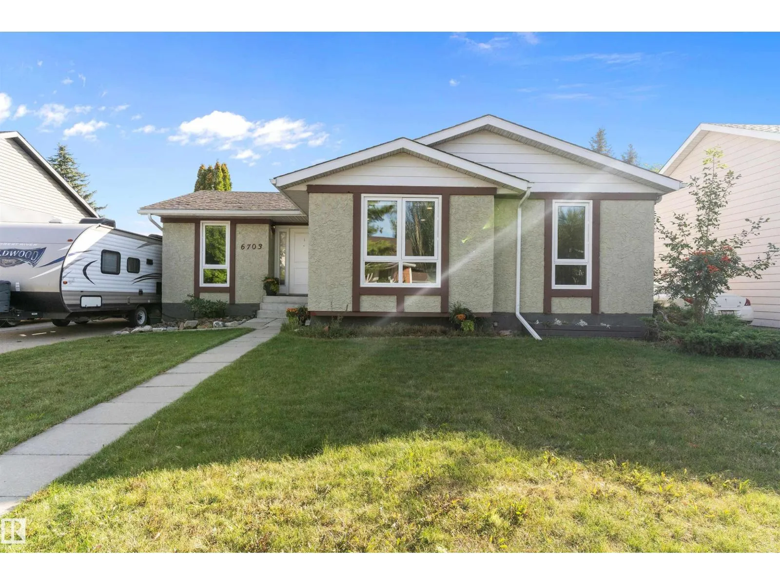 House for rent: 6703 182 St Nw, Edmonton, Alberta T5T 2C3