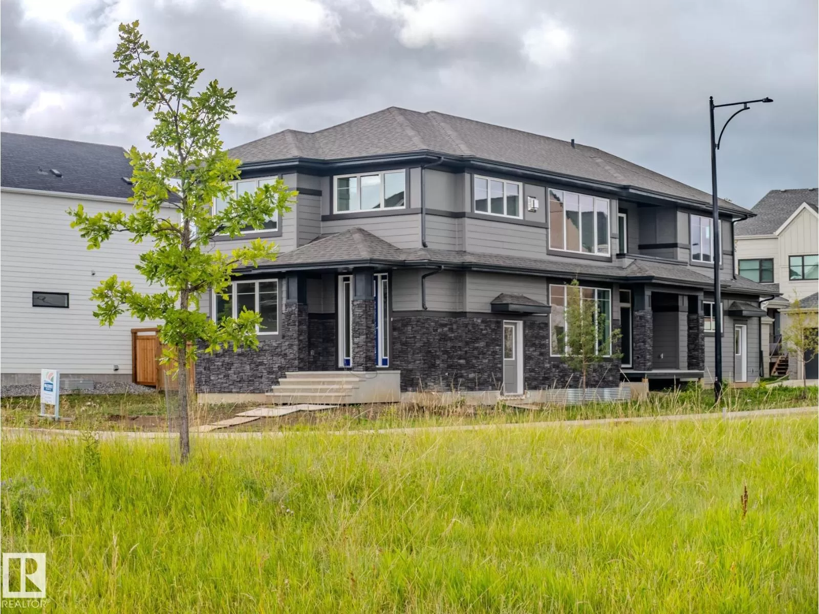 House for rent: 6704 Crawford Wy Sw, Edmonton, Alberta T6W 1A6