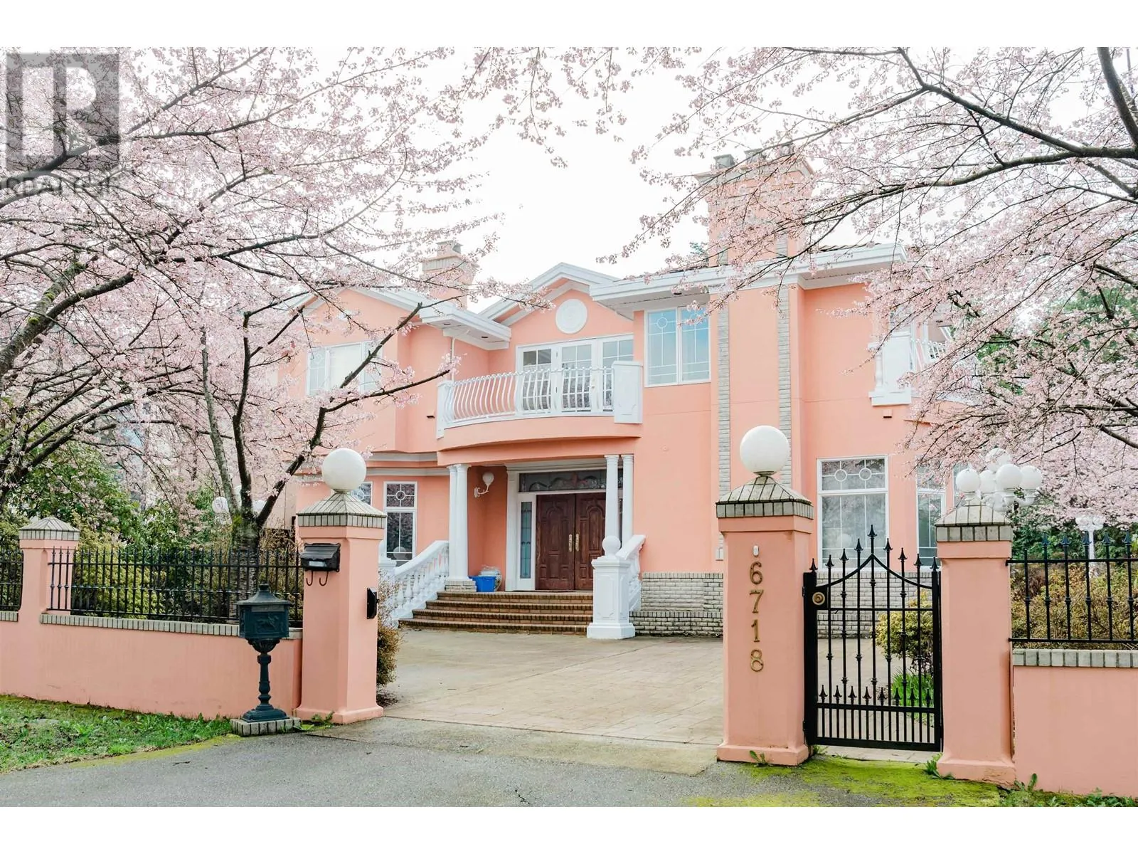 House for rent: 6718 Burns Street, Burnaby, British Columbia V5E 1T4