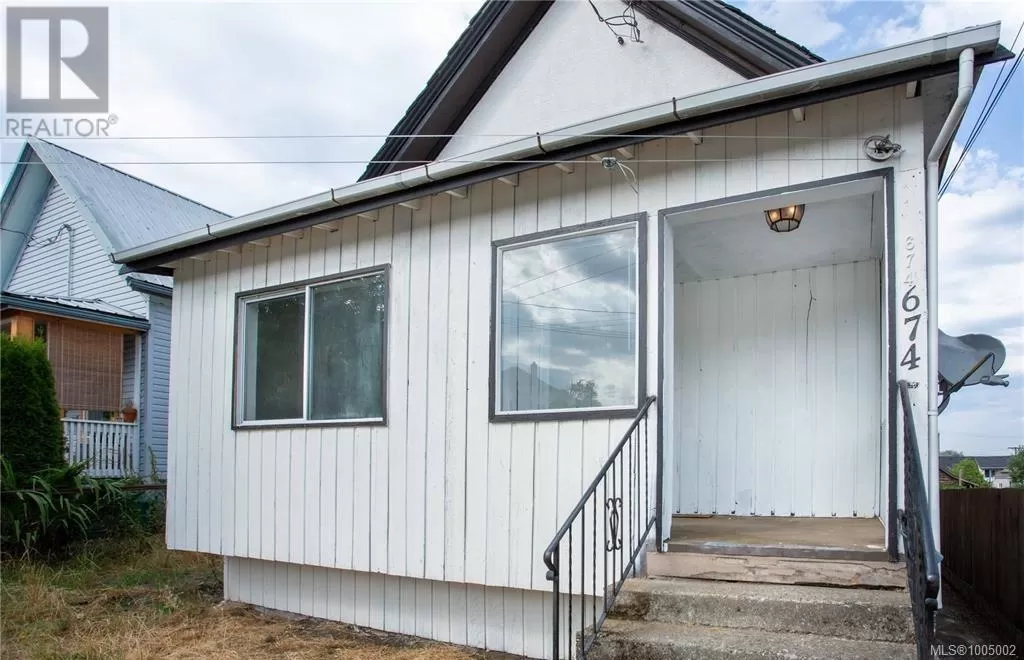 House for rent: 674 Farquhar St, Nanaimo, British Columbia V9R 2E5