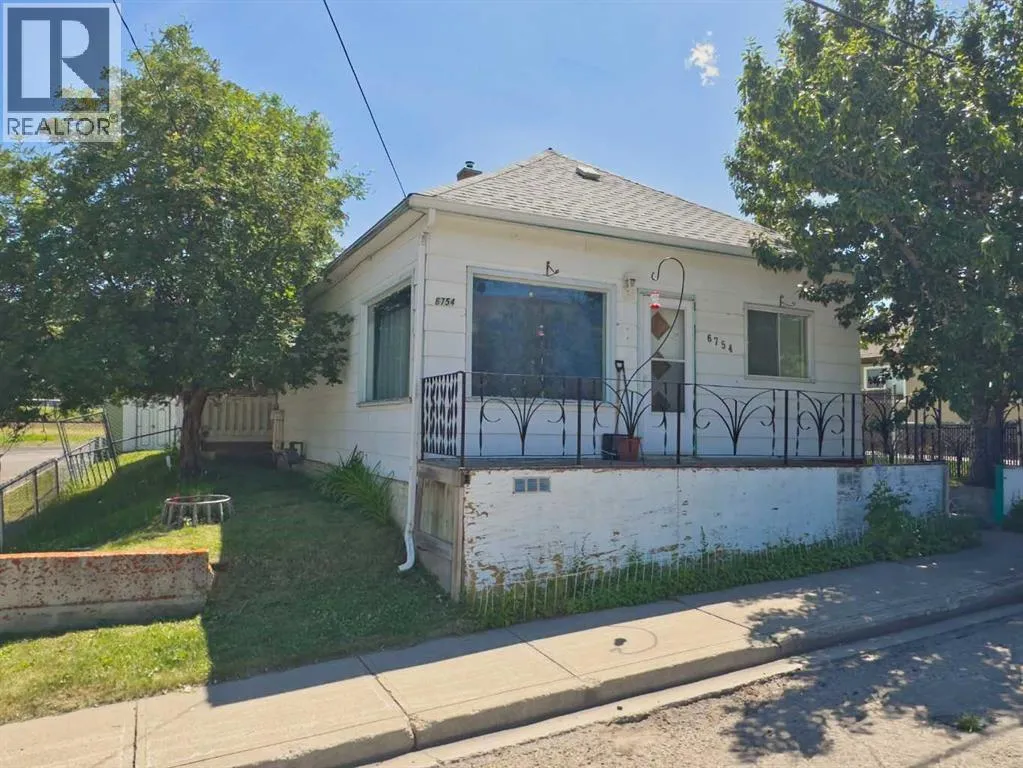 House for rent: 6754 17 Avenue, Coleman, Alberta T0K 0M0