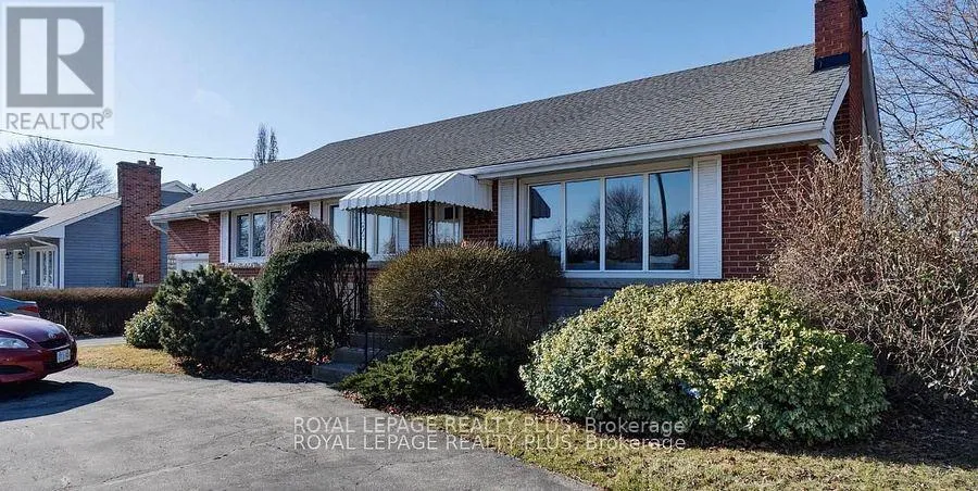 House for rent: 676 Walker's Line, Burlington, Ontario L7N 2E7