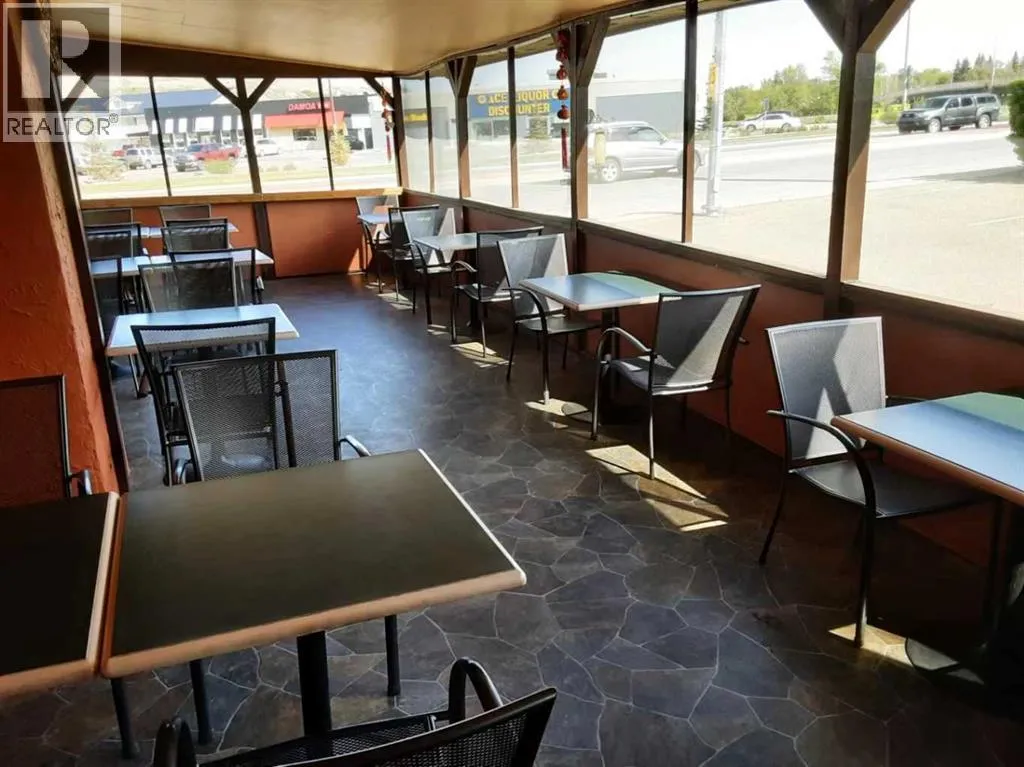 Commercial Mix for rent: 67-71 Bridge Street, Drumheller, Alberta T0J 0Y0