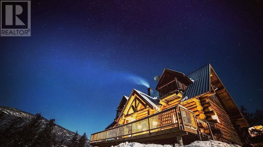 6775 Tatlayoko Road, Williams Lake, British Columbia V0L 1W0