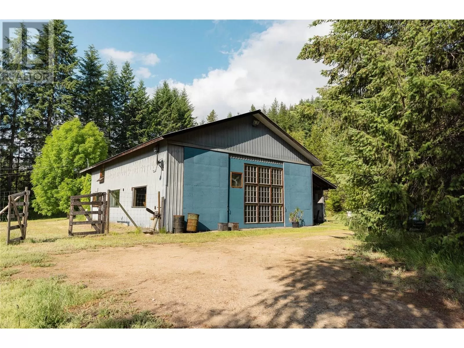 House for rent: 6777 Perry's Back Road, Winlaw, British Columbia V0G 2J0