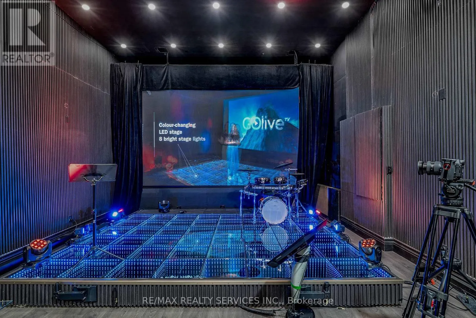 6780 Devand Drive, Mississauga, Ontario L5T 2G5