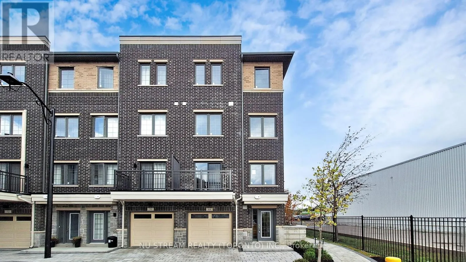 Row / Townhouse for rent: 68 Clippers Crescent, Whitchurch-Stouffville, Ontario L4A 4X7