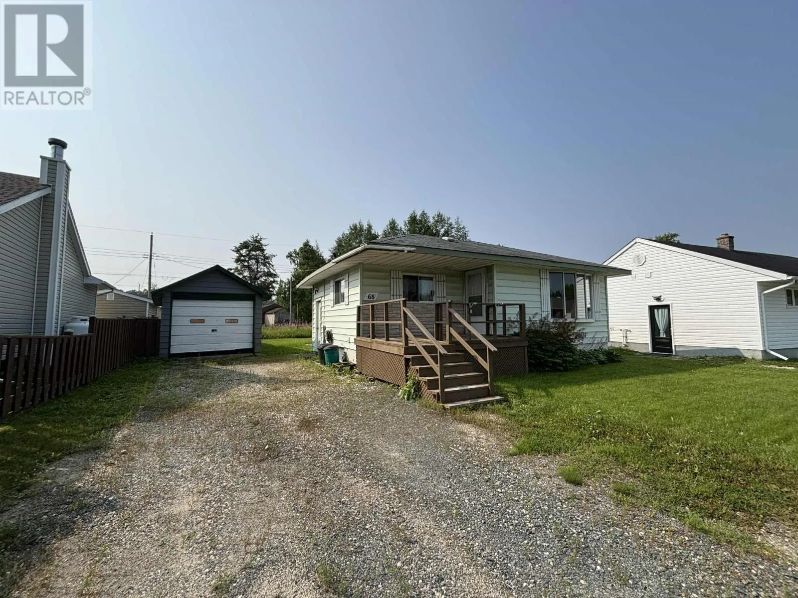68 Neebig Ave, Manitouwadge, Ontario P0T 2C0